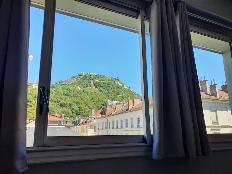 Grenoble: Jardin De Ville... Екстериор снимка